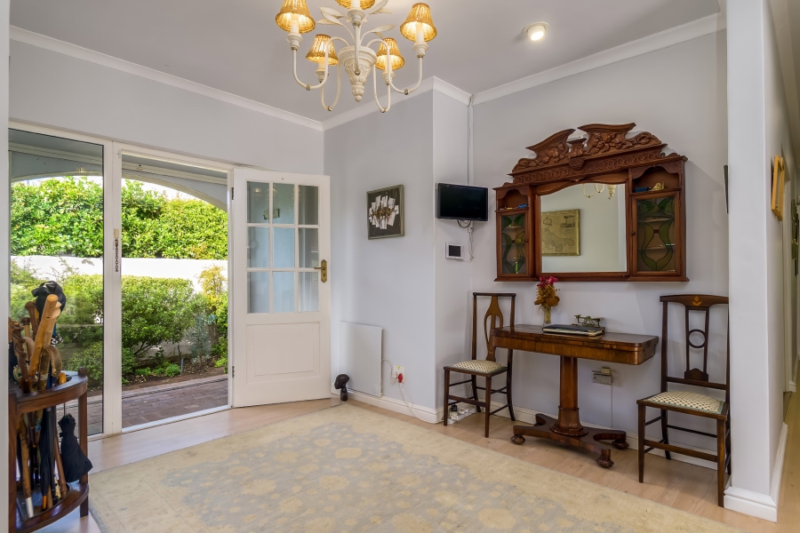 4 Bedroom Property for Sale in Constantia Western Cape